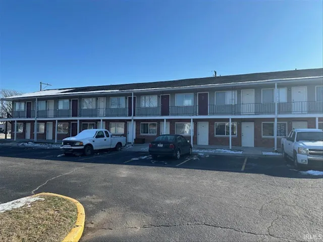 $2,900,000 | 1321 North 3rd Street, Vincennes, IN 47591