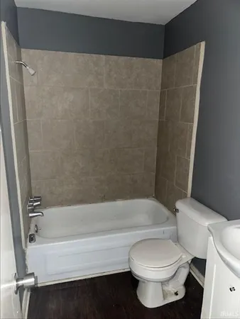 $2,900,000 | 1321 North 3rd Street, Vincennes, IN 47591