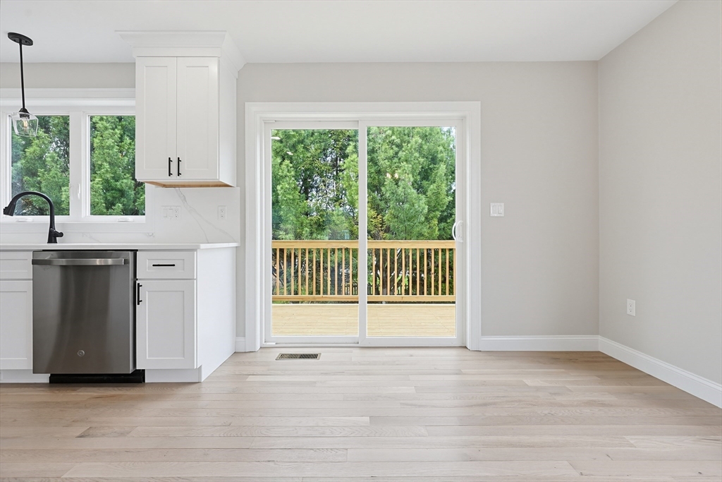 22 Beaumont Road Worcester, MA 01604 - Photo 19 of 42