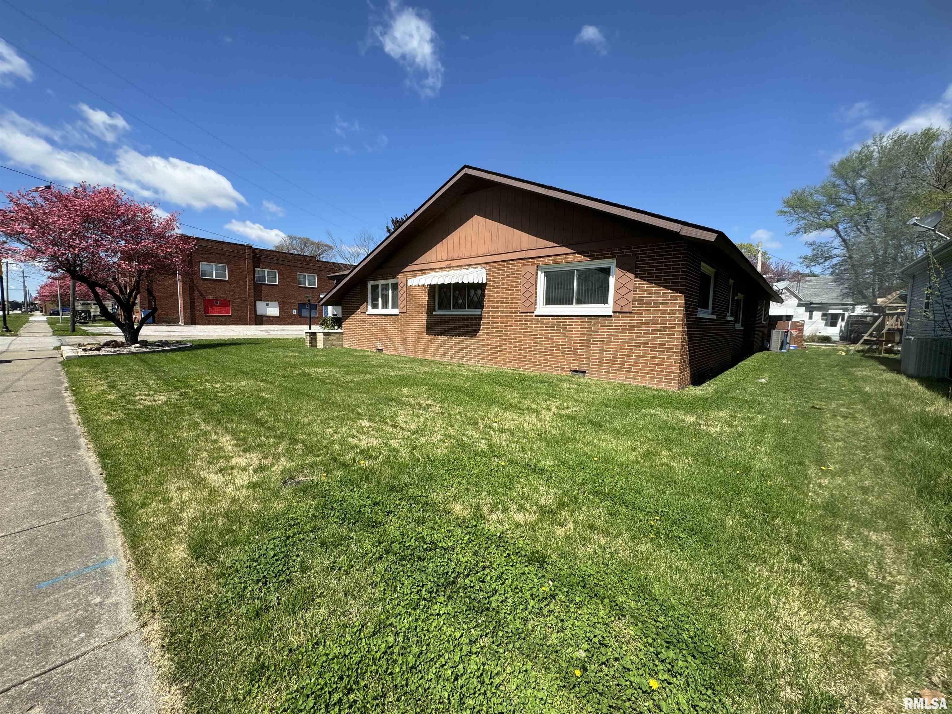 104 North Mill Street Flora, IL 62839 - Photo 63 of 65 Gallery Image 63