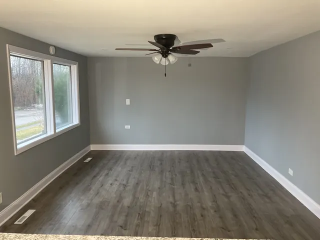 $279,600 | 518 Tyler Drive, Carpentersville, IL 60110