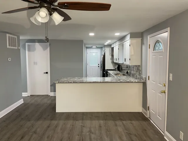 $279,600 | 518 Tyler Drive, Carpentersville, IL 60110