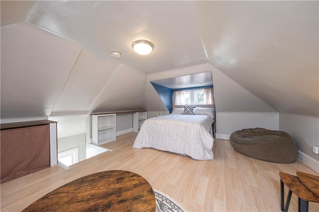 1555 Pennock Road Pittsburgh, PA 15212 - Photo 27 of 35 3rd Floor Bed Room 4