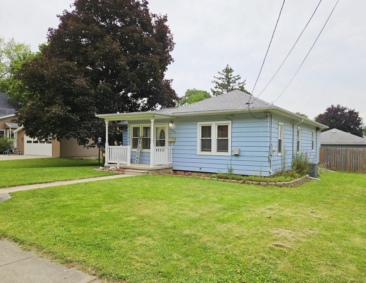 104 Maple Avenue Morrison, IL 61270 - Photo 2 of 25 Gallery Image 2