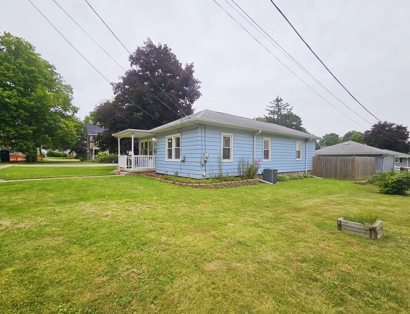 104 Maple Avenue Morrison, IL 61270 - Photo 3 of 25 Gallery Image 3