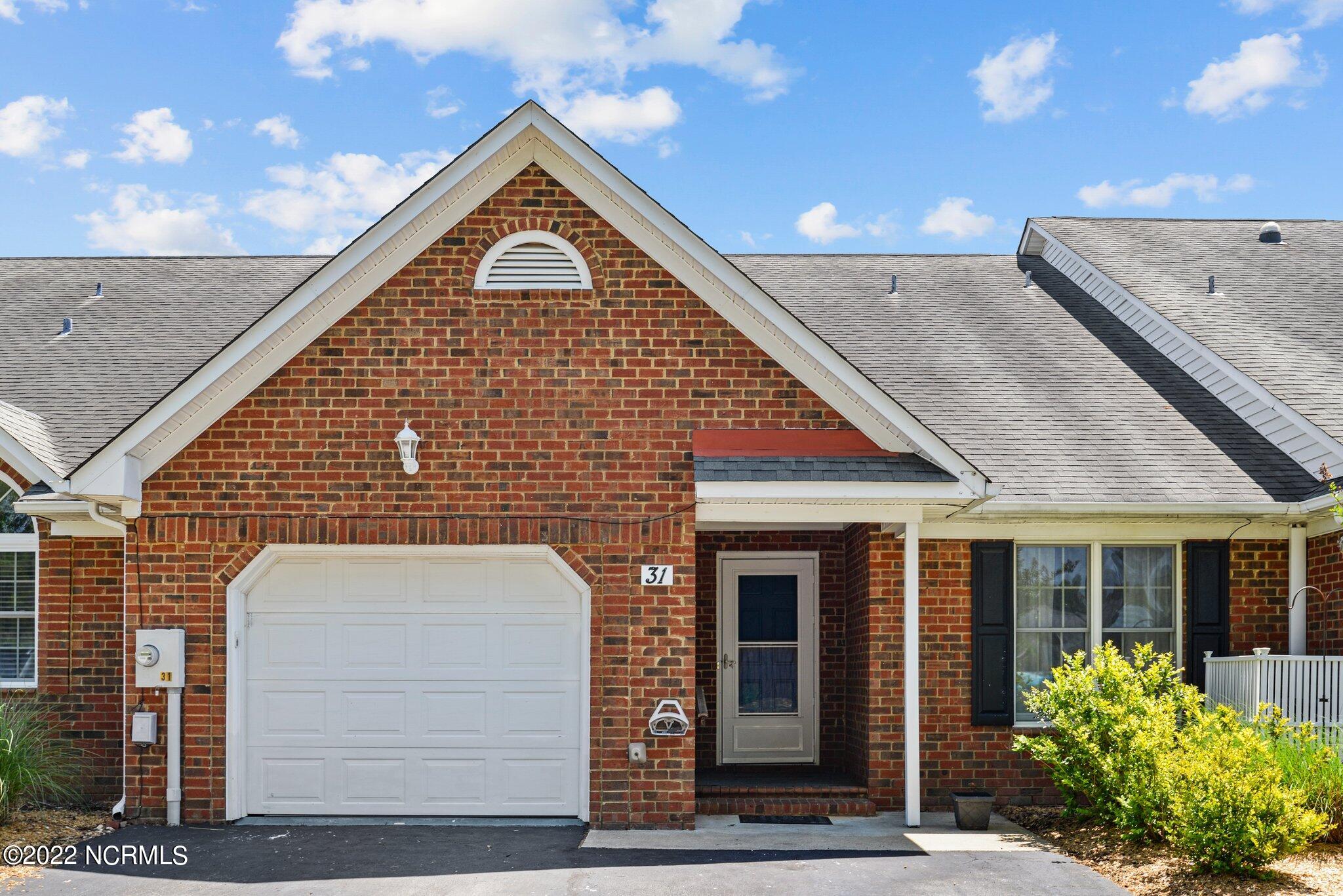 31 Pier Pointe, Unit POINTE New Bern, NC 28562 - Photo 2 of 43 1-web-or-mls-COX_2167