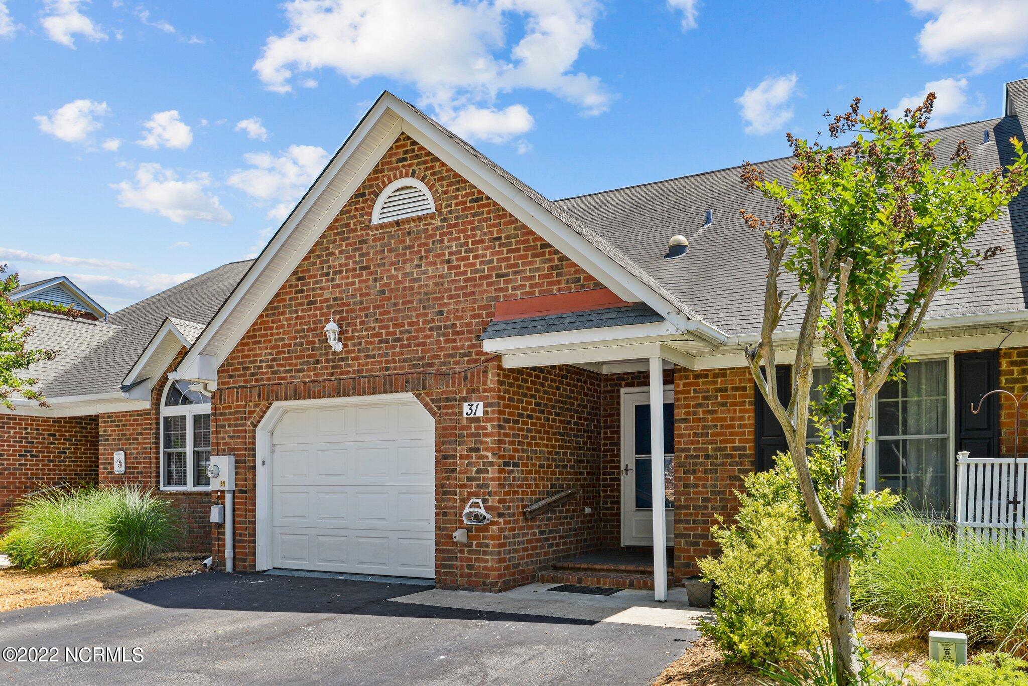 31 Pier Pointe, Unit POINTE New Bern, NC 28562 - Photo 3 of 43 3-web-or-mls-COX_2168