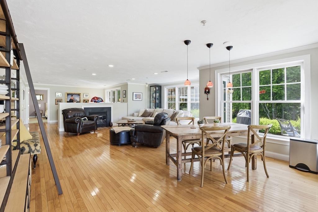 21 Sandstone Road, Unit 21 Westford, MA 01886 - Photo 4 of 41