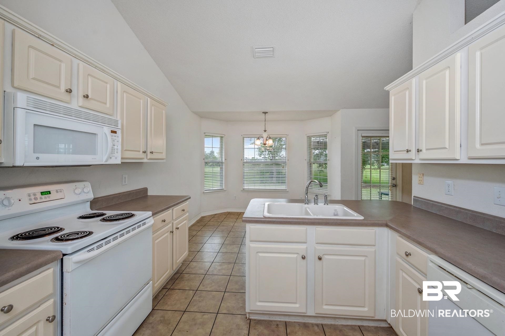 445 Collinwood Loop Foley, AL 36535 - Photo 12 of 34
