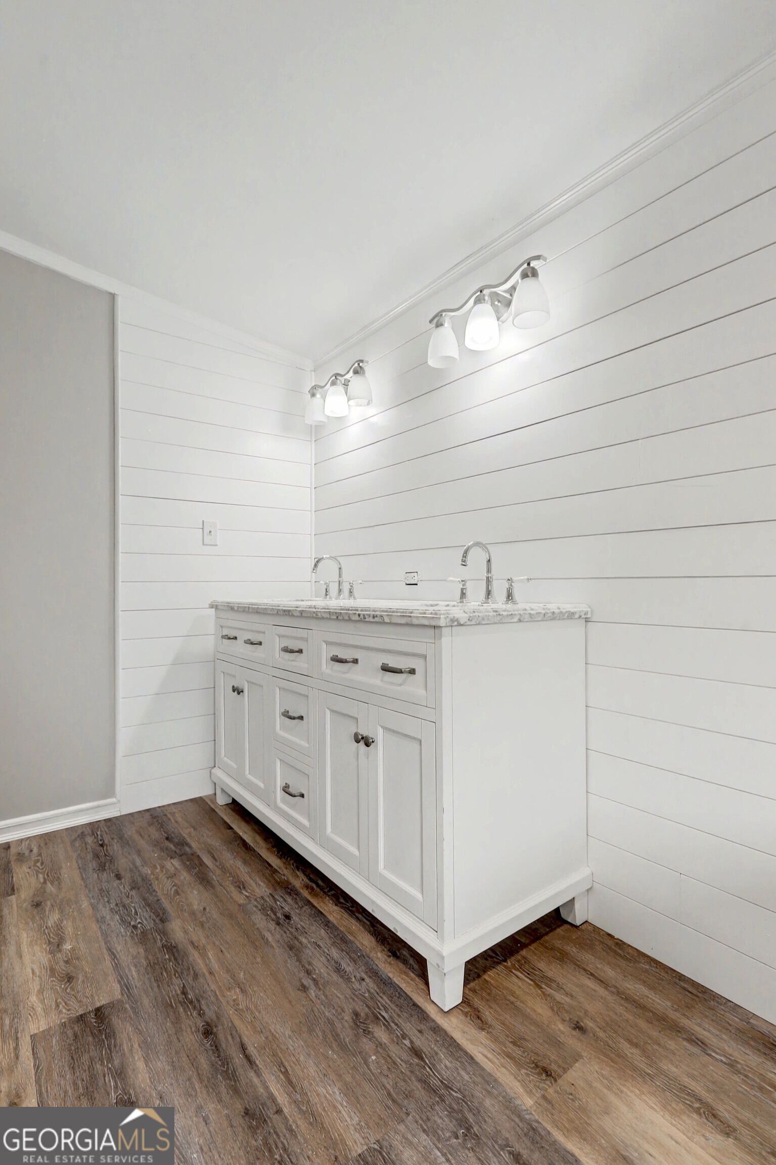 194 McKneely Road Milner, GA 30257 - Photo 13 of 30 a view of a kitchen with cabinets