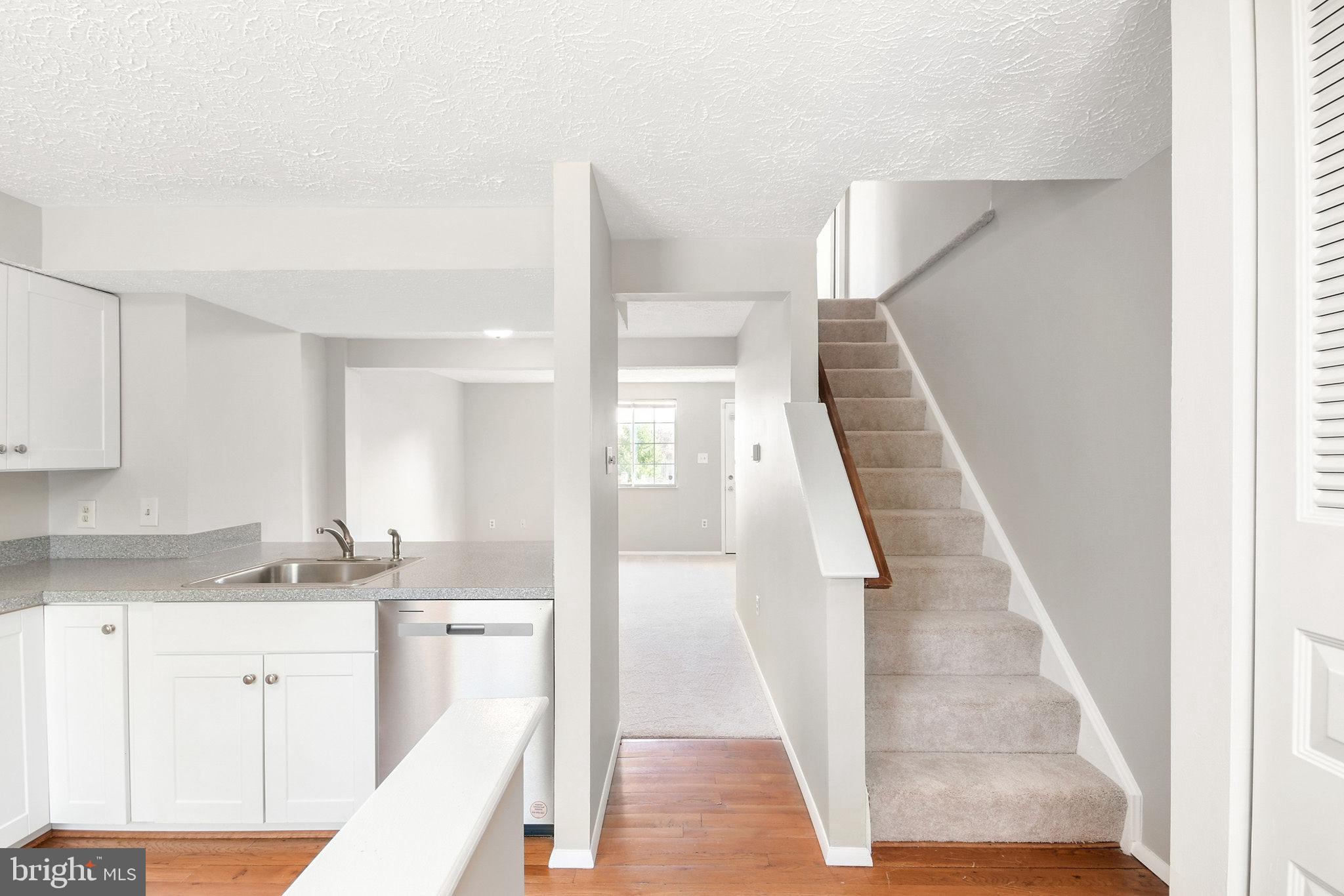 6813 Farmbrook Court Frederick, MD 21703 - Photo 4 of 36 New paint and carpet!