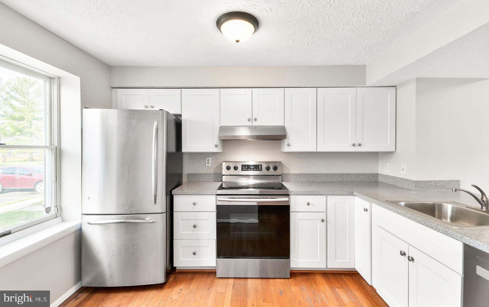 6813 Farmbrook Court Frederick, MD 21703 - Photo 5 of 36 Stainless steel appliances