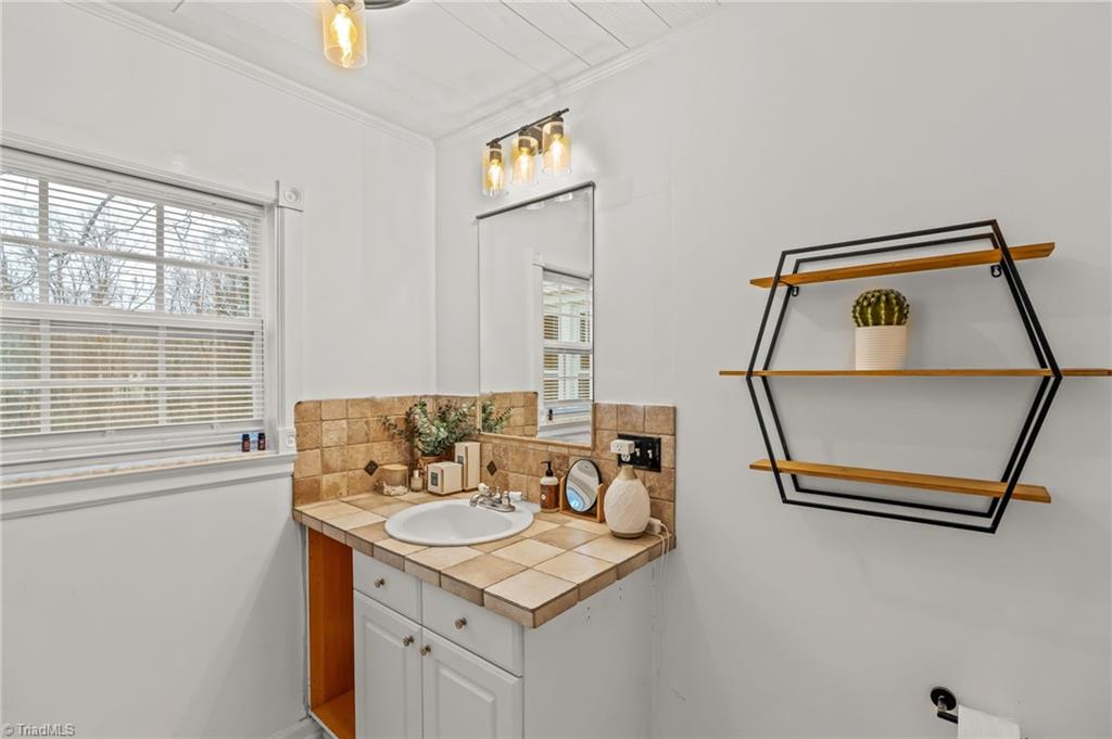 667 Oak Summit Road Winston-Salem, NC 27105 - Photo 18 of 39 Gallery Image 18