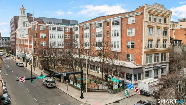 $389,000 | 196 Crown Street, Unit 209, New Haven, CT 06510