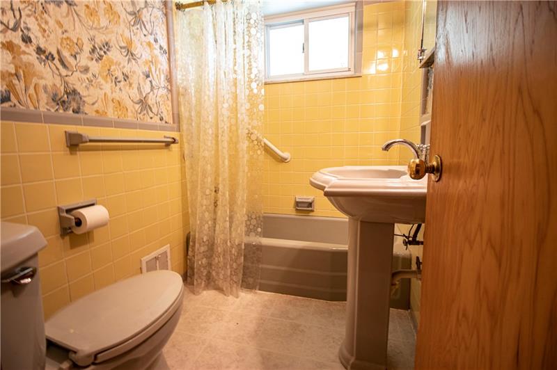 2354 Haymaker Road Monroeville, PA 15146 - Photo 15 of 24 Main Floor Full Bath