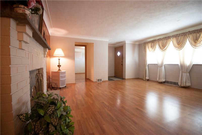 2354 Haymaker Road Monroeville, PA 15146 - Photo 5 of 24 Living Room
