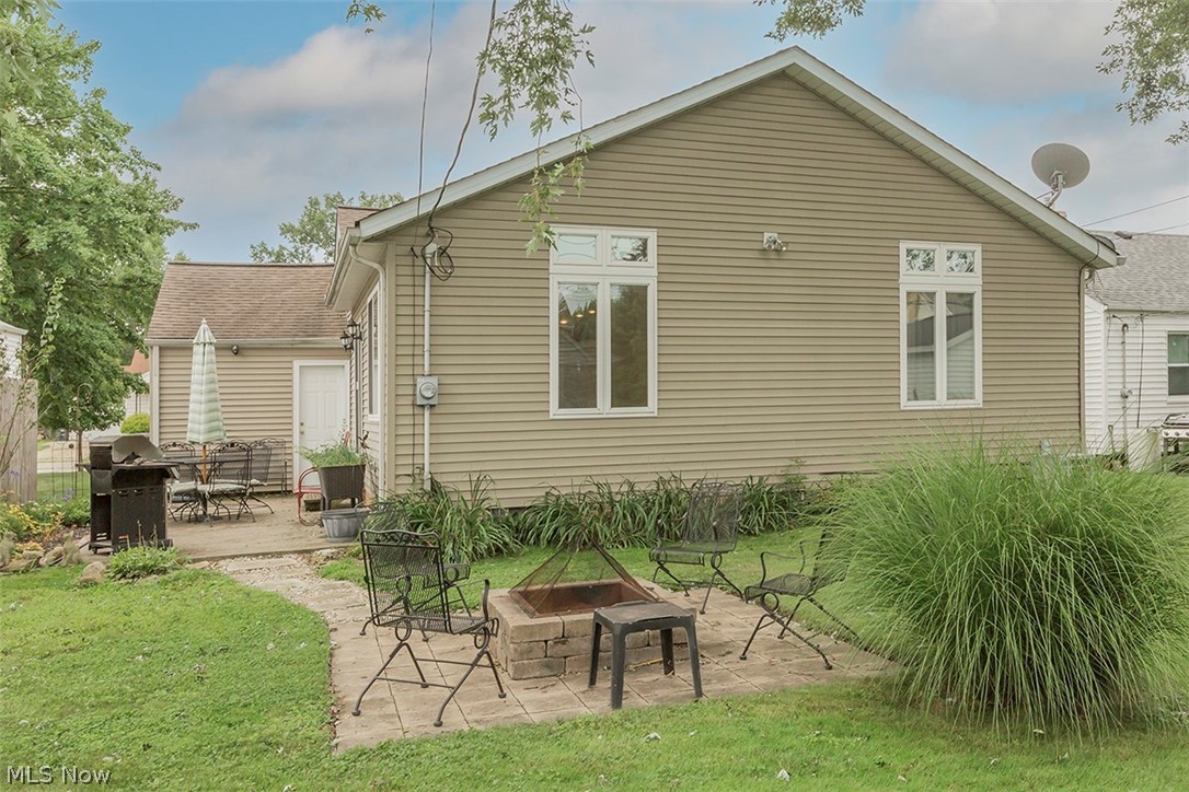 5199 Bridgewater Road Cleveland, OH 44124 - Photo 2 of 35
