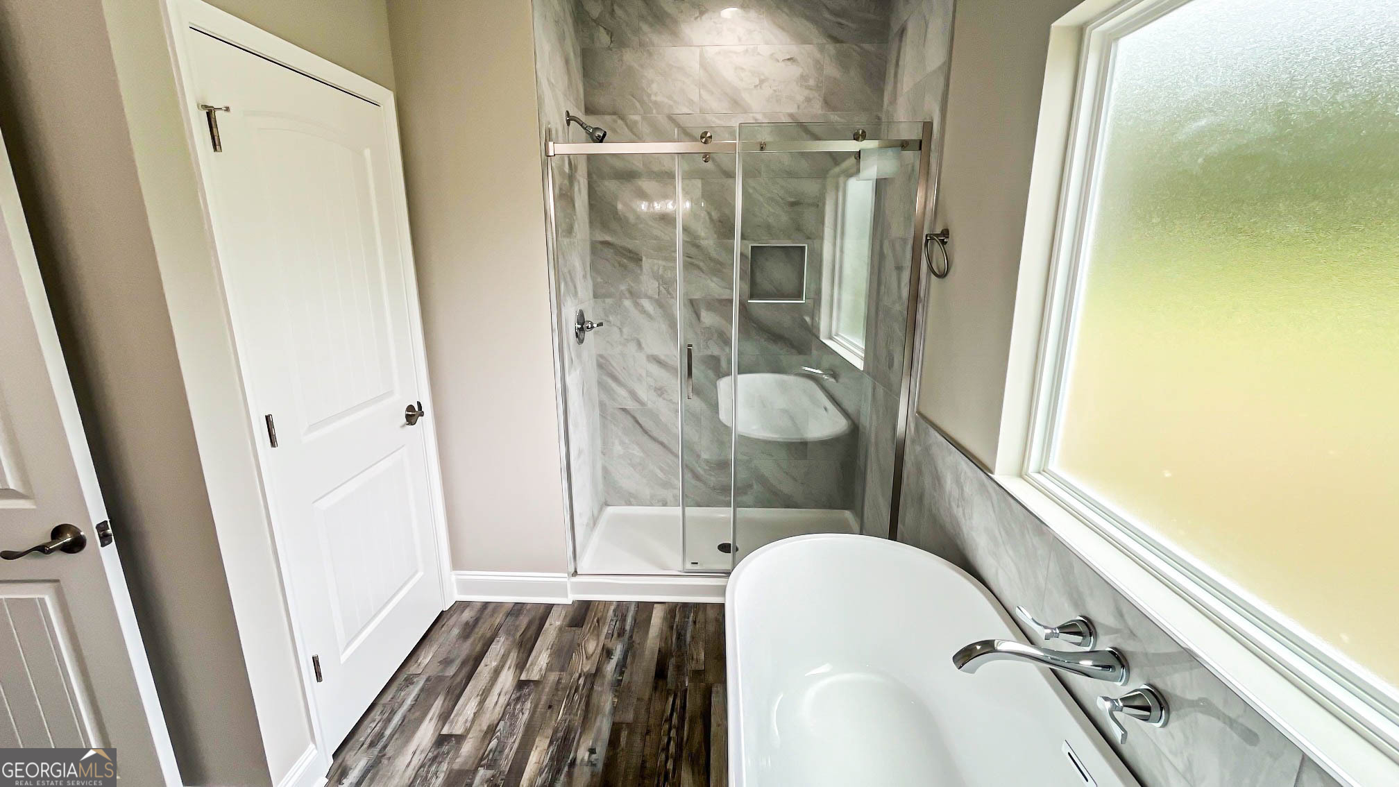 2011 Griffin Road Macon, GA 31216 - Photo 27 of 64 a bathroom with a sink and a mirror