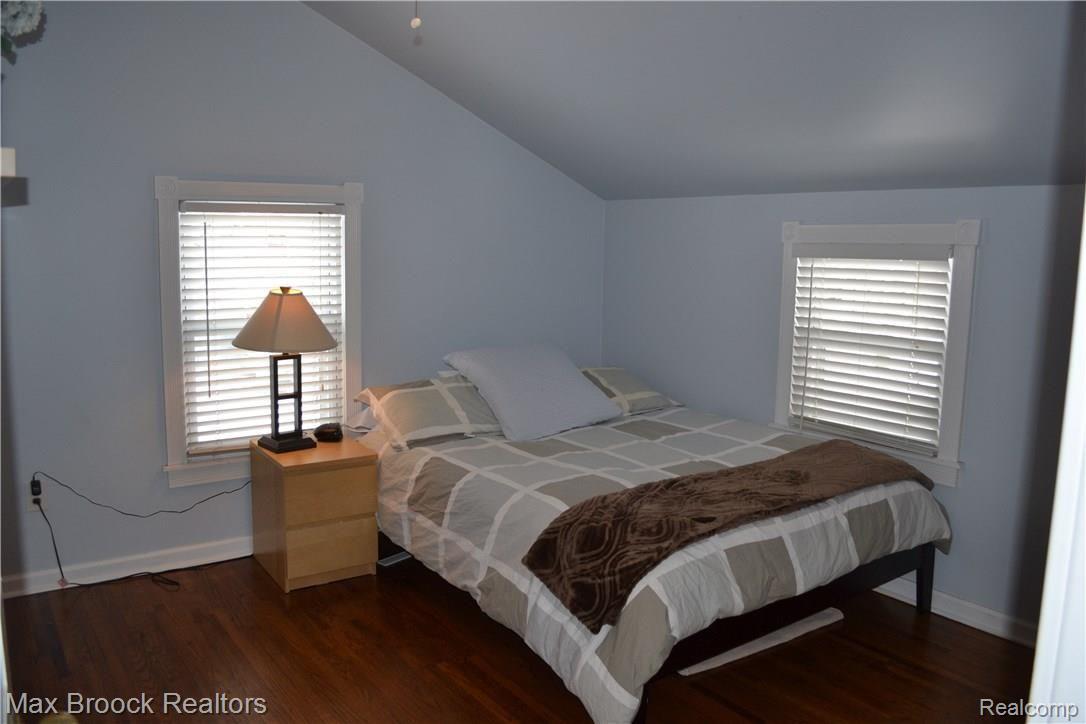 1284 Ruffner Avenue Birmingham, MI 48009 - Photo 18 of 21 Bedroom two, with walk-in closet and ceiling fan.