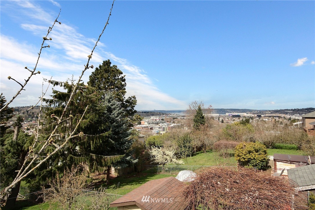 503 Renton Avenue South Renton, WA 98057 - Photo 3 of 24