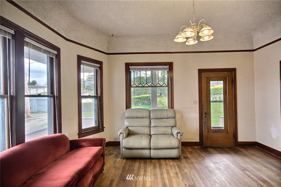 503 Renton Avenue South Renton, WA 98057 - Photo 4 of 24
