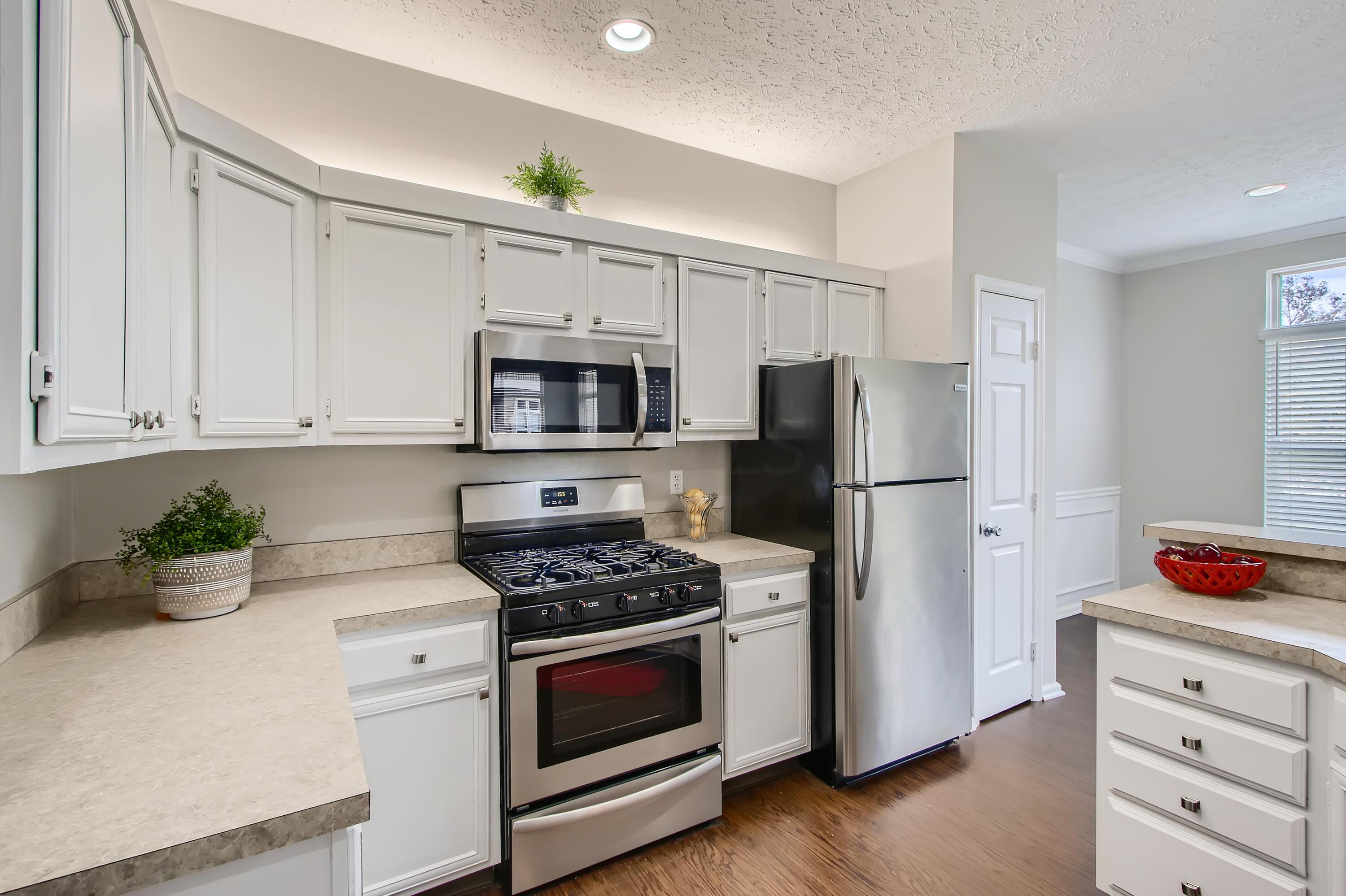 3408 Fishinger Mill Drive Hilliard, OH 43026 - Photo 12 of 30 14 Kitchen