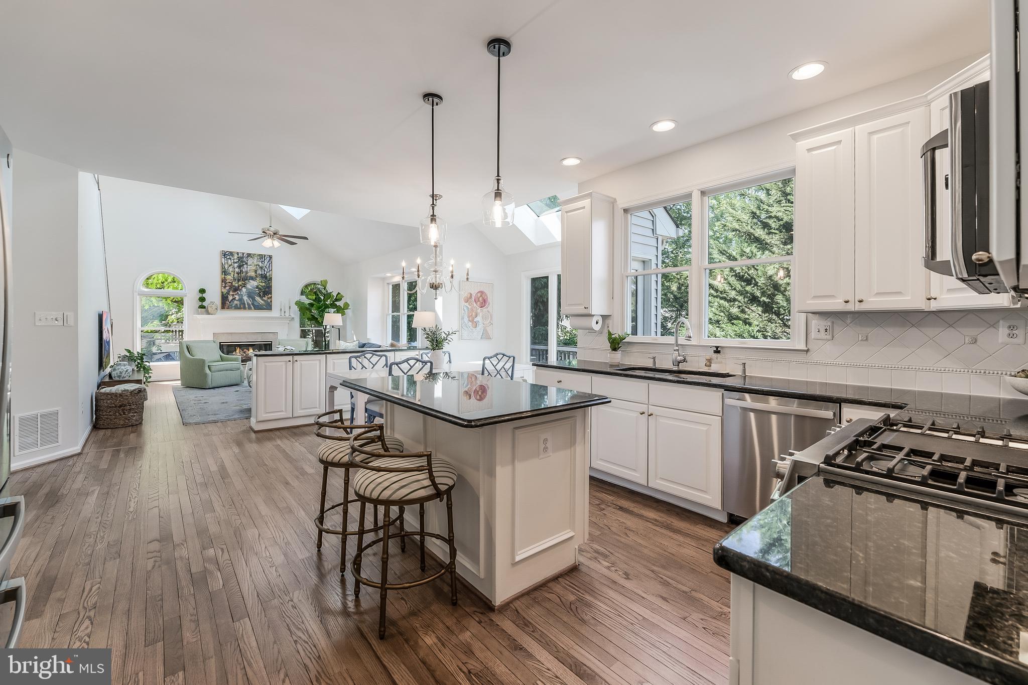 12537 Ridgegate Drive Herndon, VA 20170 - Photo 11 of 80