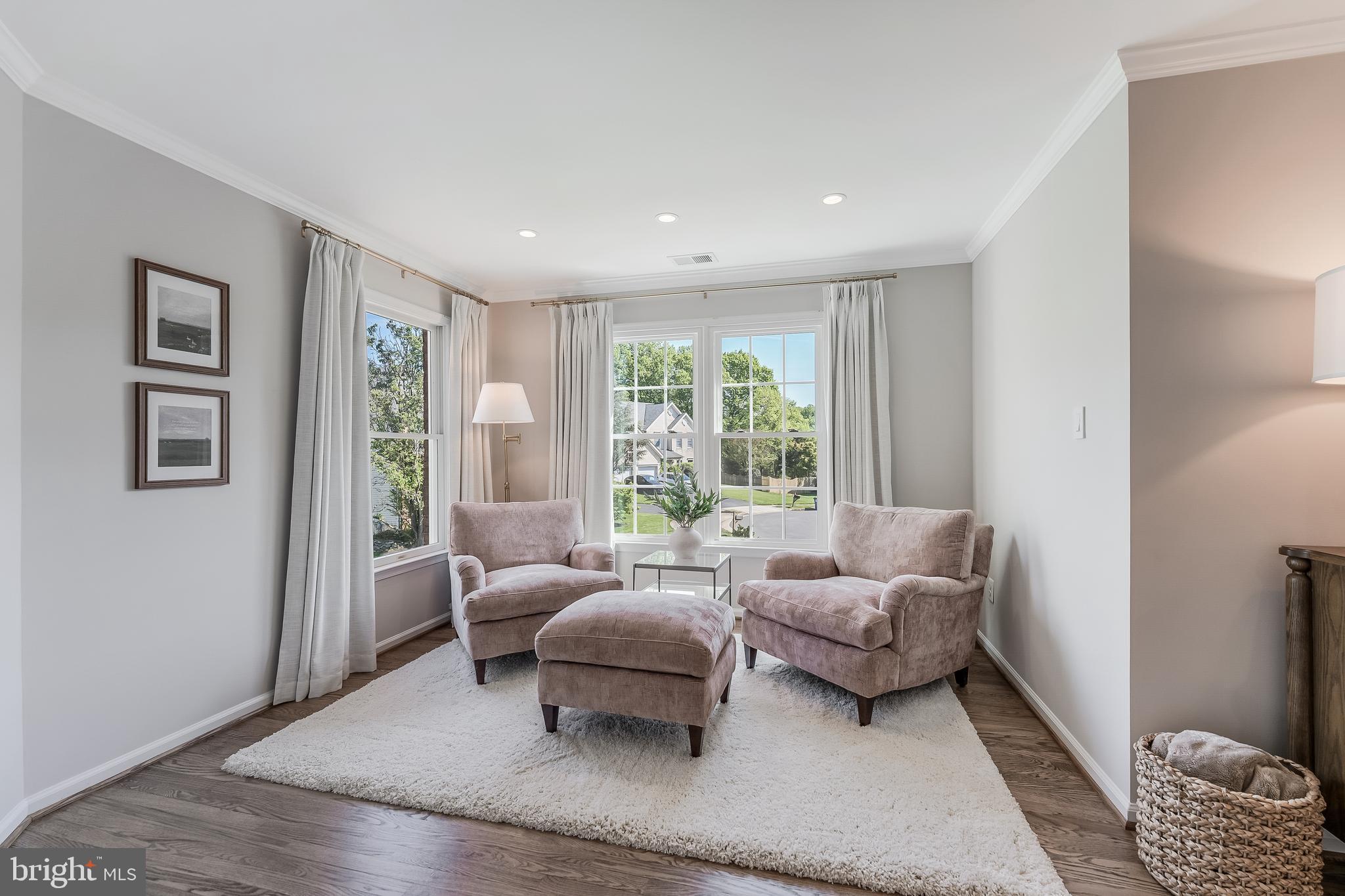 12537 Ridgegate Drive Herndon, VA 20170 - Photo 40 of 80 a living room with furniture and a window
