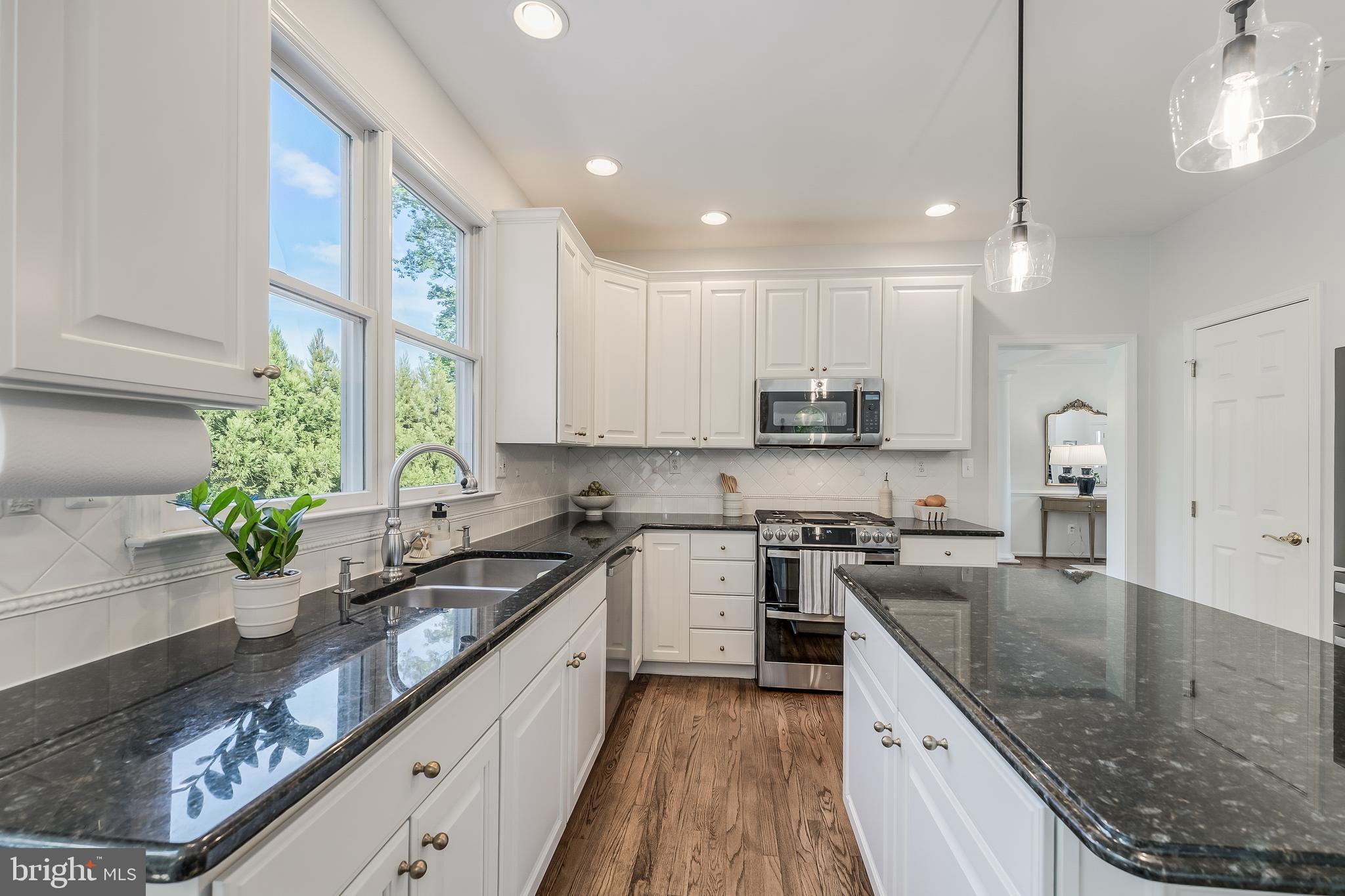 12537 Ridgegate Drive Herndon, VA 20170 - Photo 10 of 80