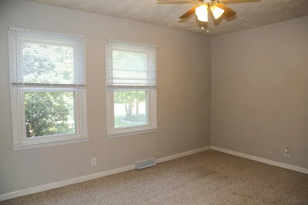 $274,900 | 219 Parkgrove Avenue, Lawrenceburg, IN 47025