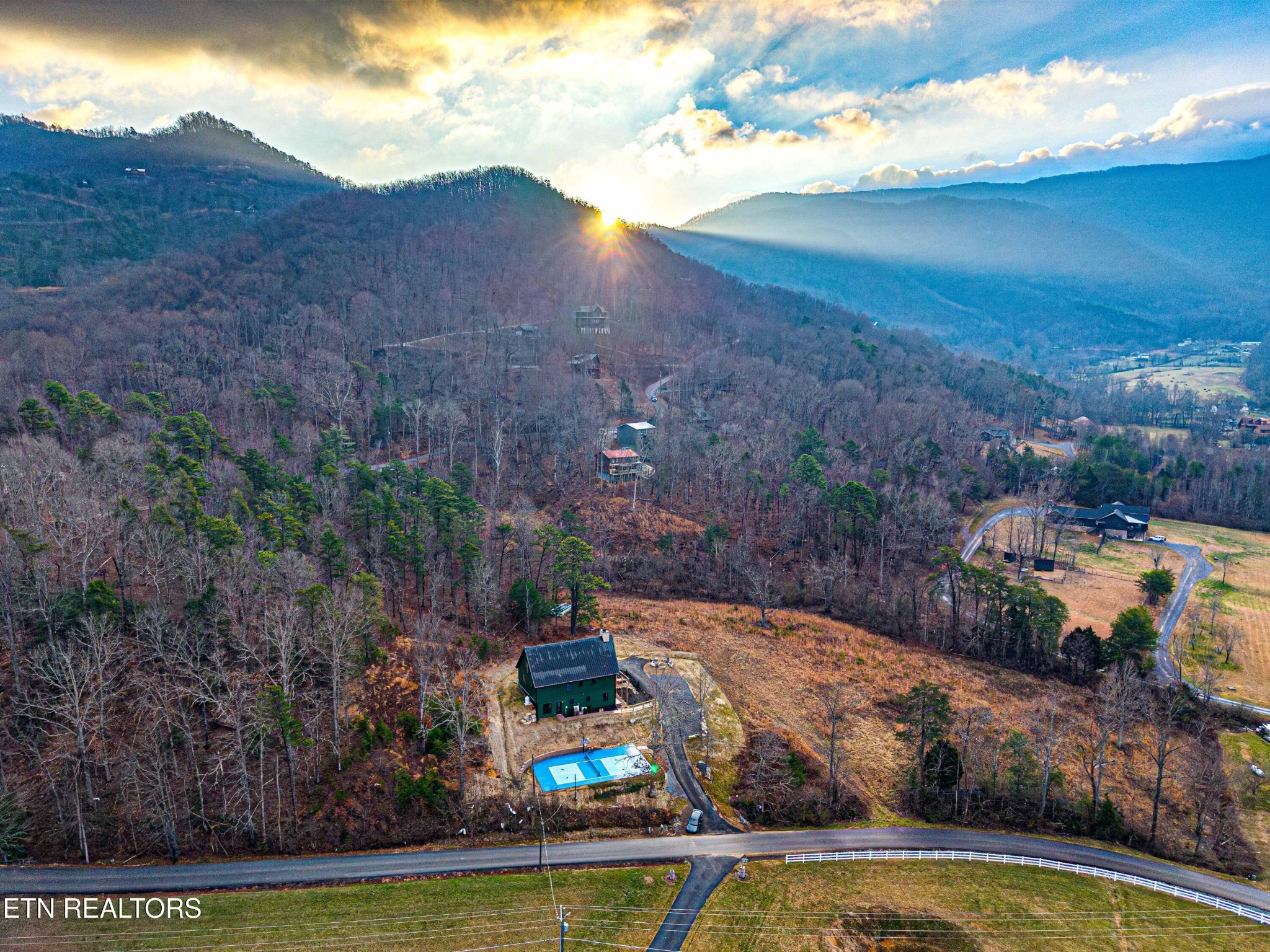 2773 Clabo Road Sevierville, TN 37862 - Photo 6 of 49 Gallery Image 6