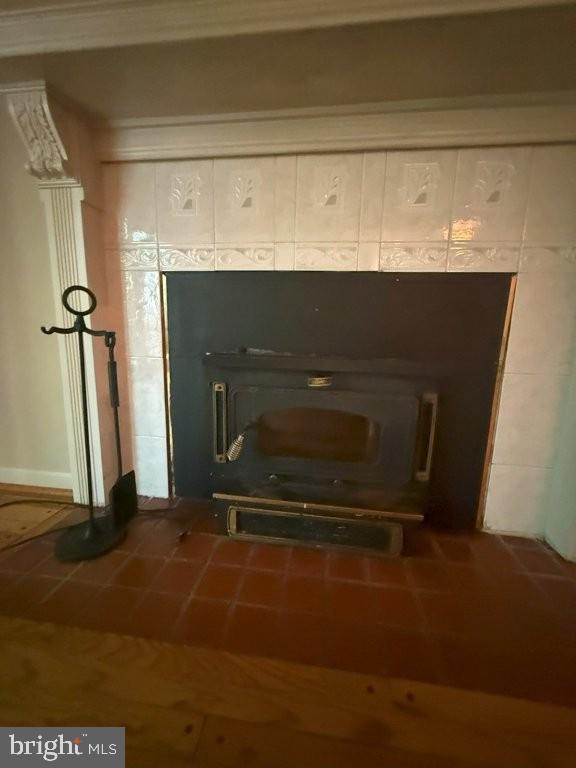 7801 Cliffside Court Springfield, VA 22153 - Photo 27 of 71 a bathroom with a sink and a mirror