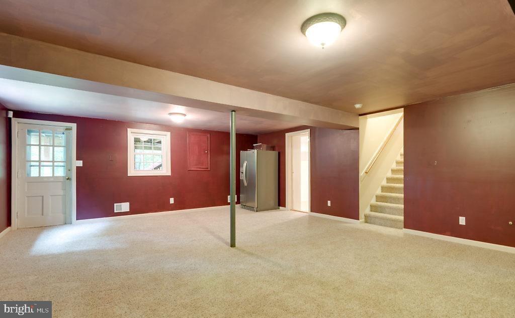 7801 Cliffside Court Springfield, VA 22153 - Photo 51 of 71 a view of an empty room with a window