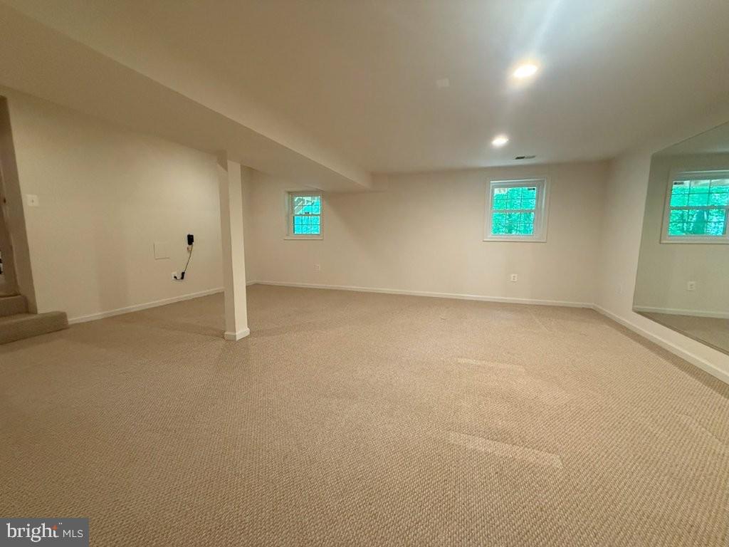7801 Cliffside Court Springfield, VA 22153 - Photo 55 of 71 an empty room with windows