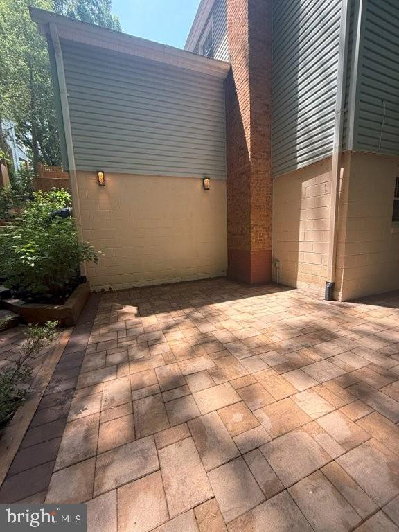 7801 Cliffside Court Springfield, VA 22153 - Photo 71 of 71 a view of a backyard