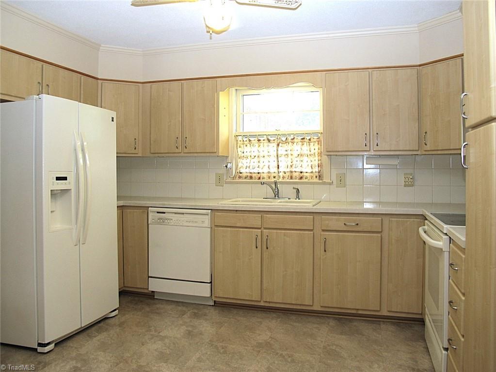 4302 Witherow Road Winston-Salem, NC 27106 - Photo 3 of 32 Gallery Image 3