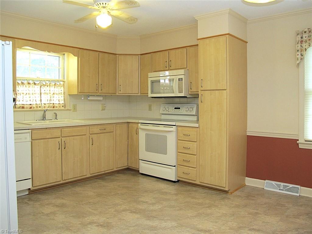 4302 Witherow Road Winston-Salem, NC 27106 - Photo 4 of 32 Gallery Image 4