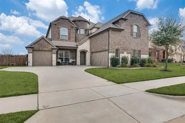$450,000 | 329 Valentino Way, Grand Prairie, TX 75052