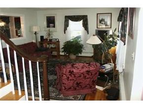 282 Cilley Road Manchester, NH 03103 - Photo 3 of 5
