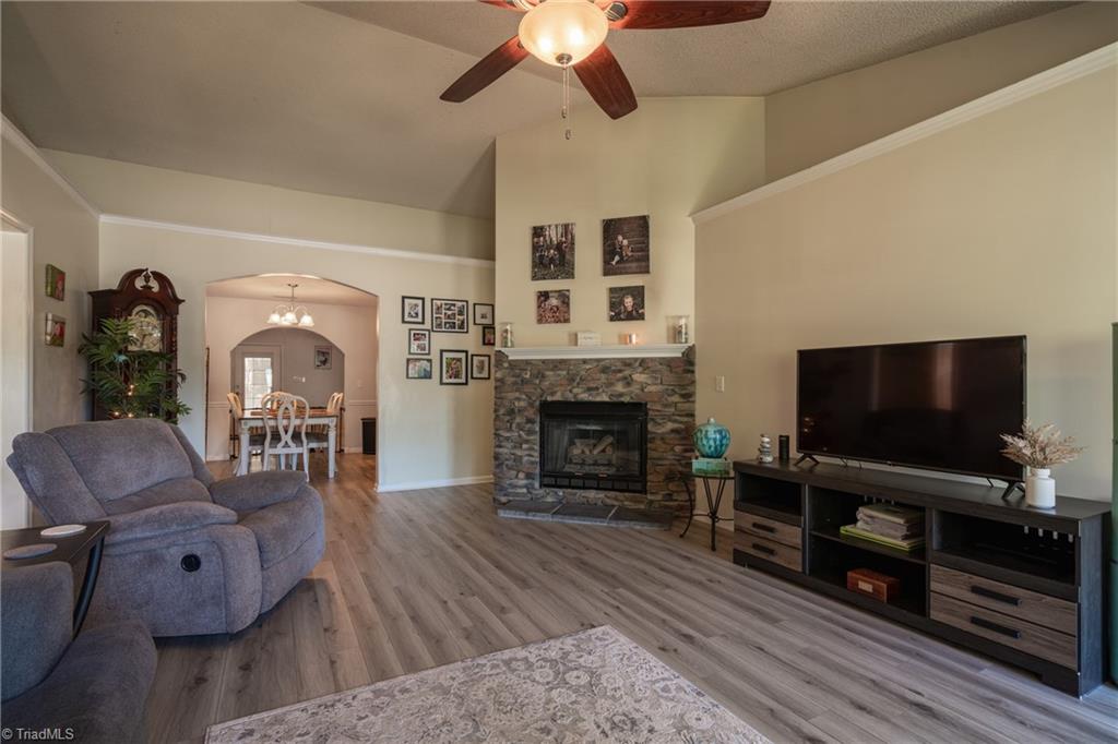 1706 Crinan Court High Point, NC 27265 - Photo 10 of 32