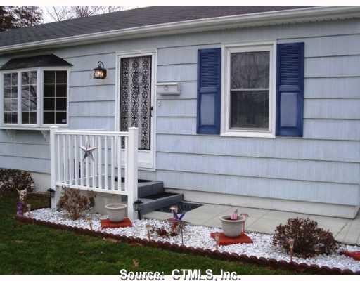 55 Russ Sim Heights Groton, CT 06340 - Photo 1 of 1 Gallery Image 1