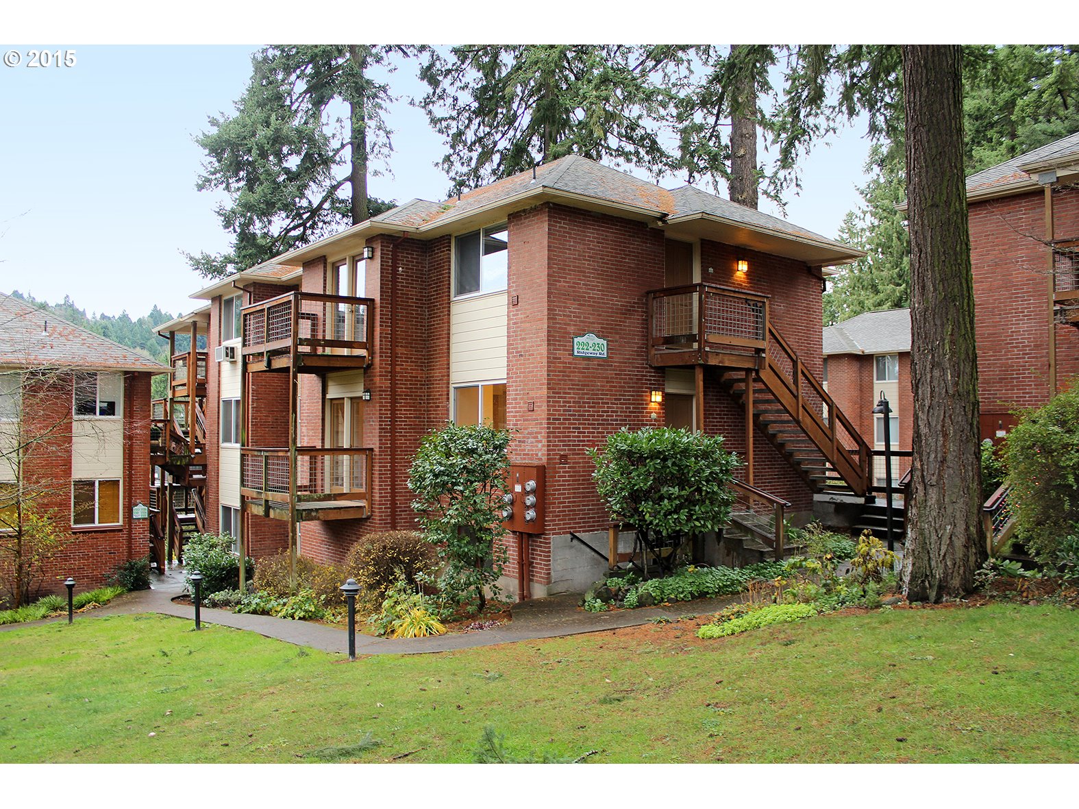 228 Ridgeway Road Lake Oswego, OR 97034 - Photo 1 of 23 Gallery Image 1