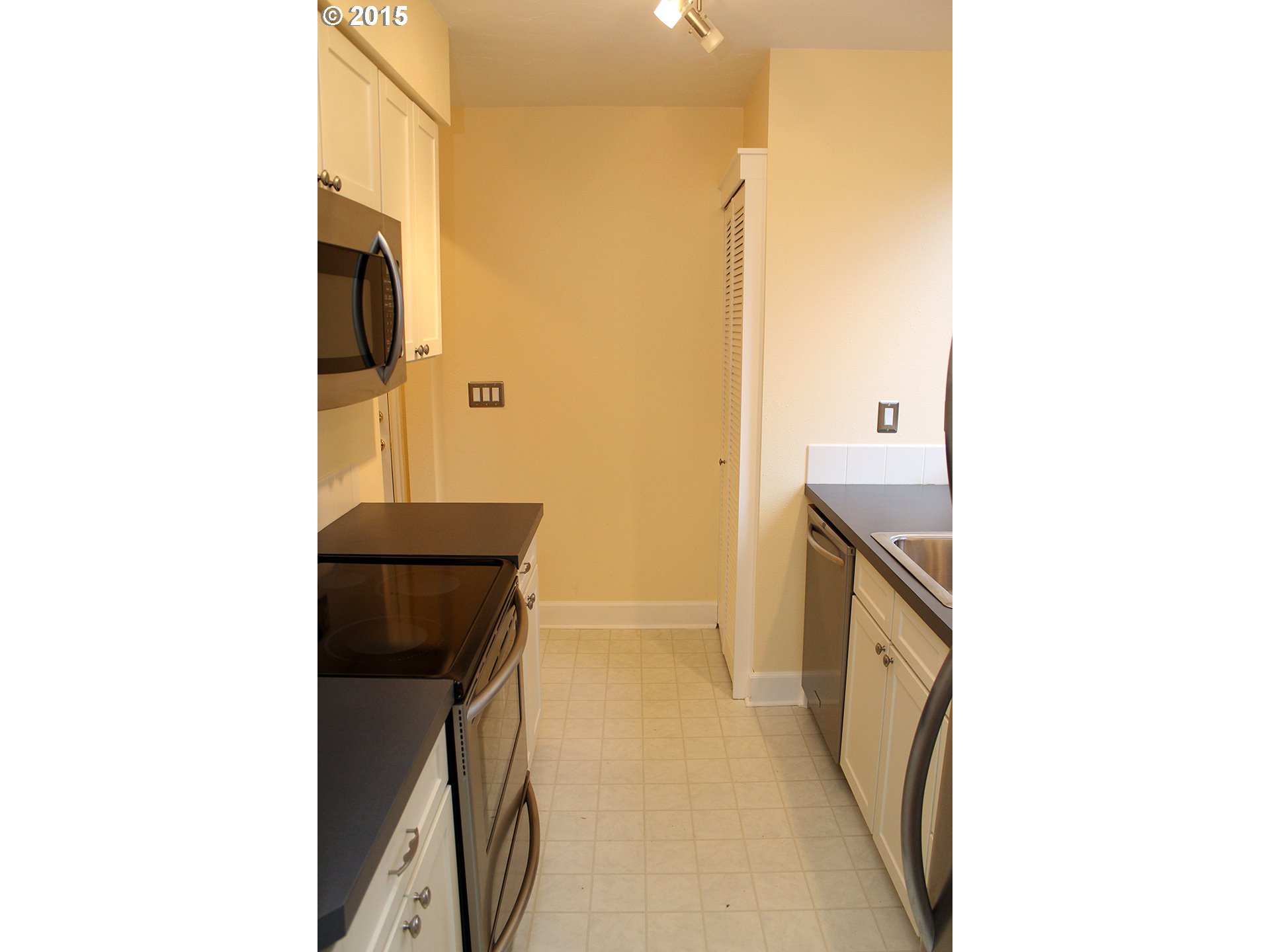 228 Ridgeway Road Lake Oswego, OR 97034 - Photo 13 of 23 Gallery Image 13