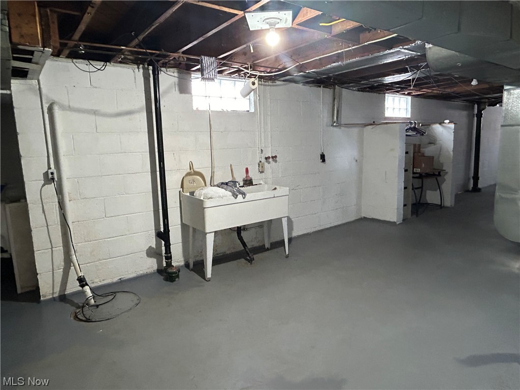 766 Bridge Road Akron, OH 44312 - Photo 26 of 34 Large laundry