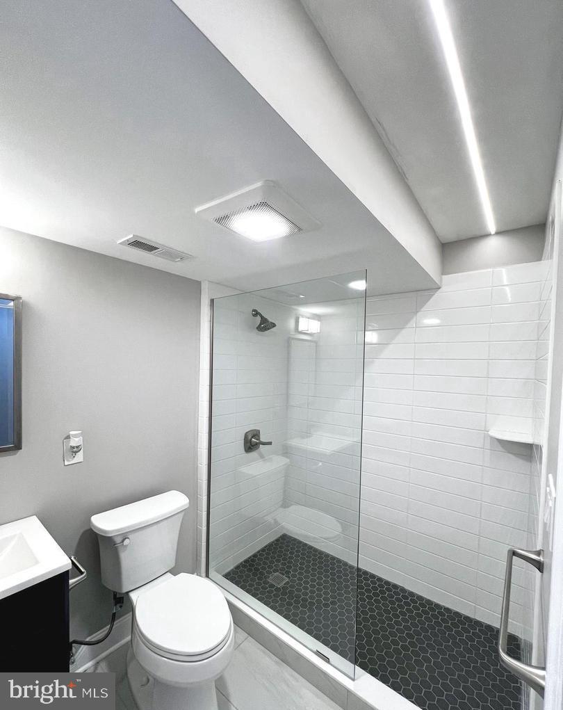1609 Ellsworth Street, Unit 1 Philadelphia, PA 19146 - Photo 4 of 11