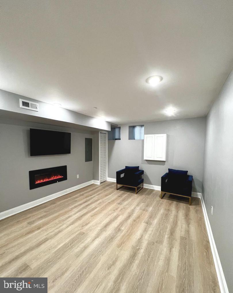 1609 Ellsworth Street, Unit 1 Philadelphia, PA 19146 - Photo 5 of 11