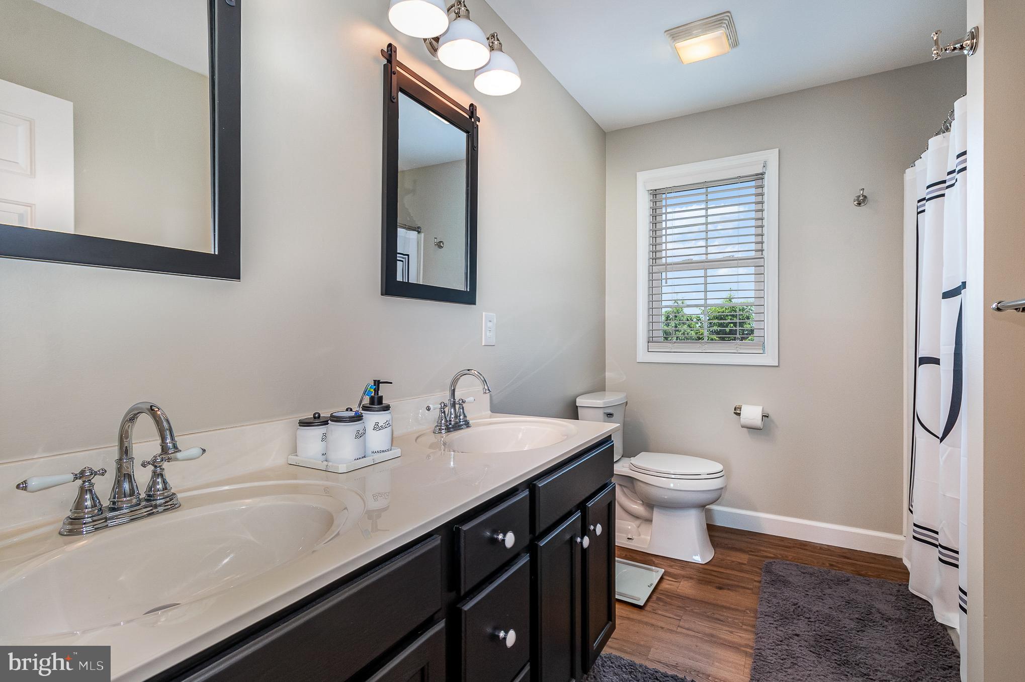 411 Springbrook Drive Palmyra, PA 17078 - Photo 20 of 59 Primary Suite Bathroom