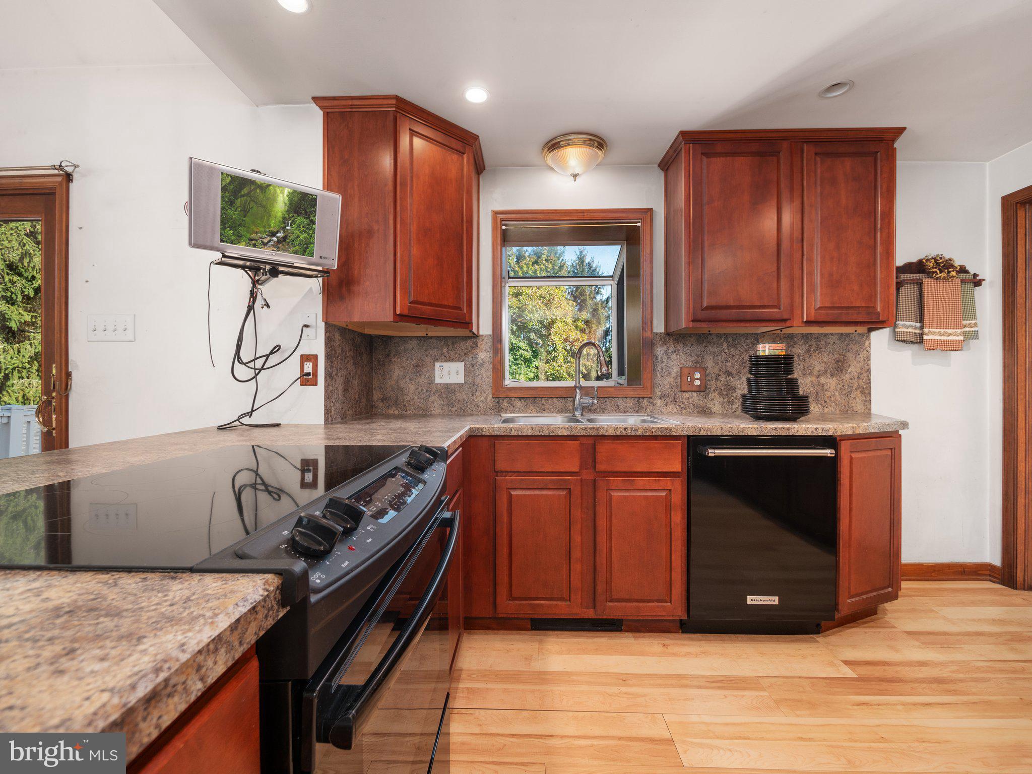 813 Rising Sun Road Telford, PA 18969 - Photo 11 of 27
