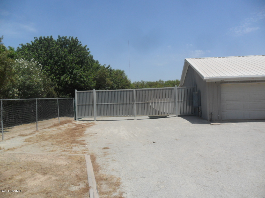 3854 East Vineyard Road Phoenix, AZ 85042 - Photo 5 of 54 SAM_7337