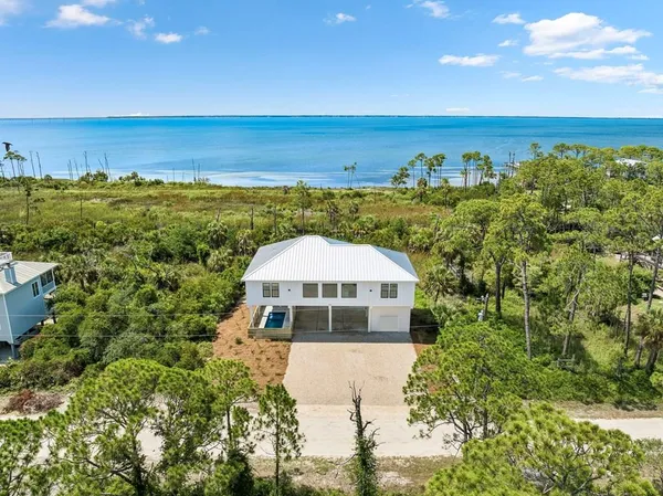 $1,300,000 | 1033 East Pine Avenue, St. George Island, FL 32328